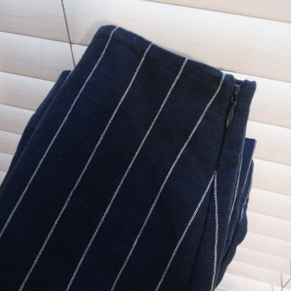 GAP plus linen cotton mini skirt in navy pinstripe (sz18) - Picture 8 of 9